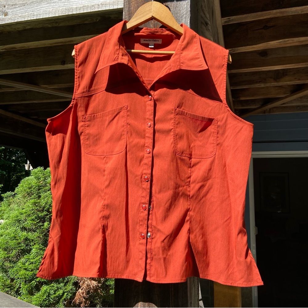 MARIE CLAIRE X-large sleeveless button up. Outdoors and hiking style.